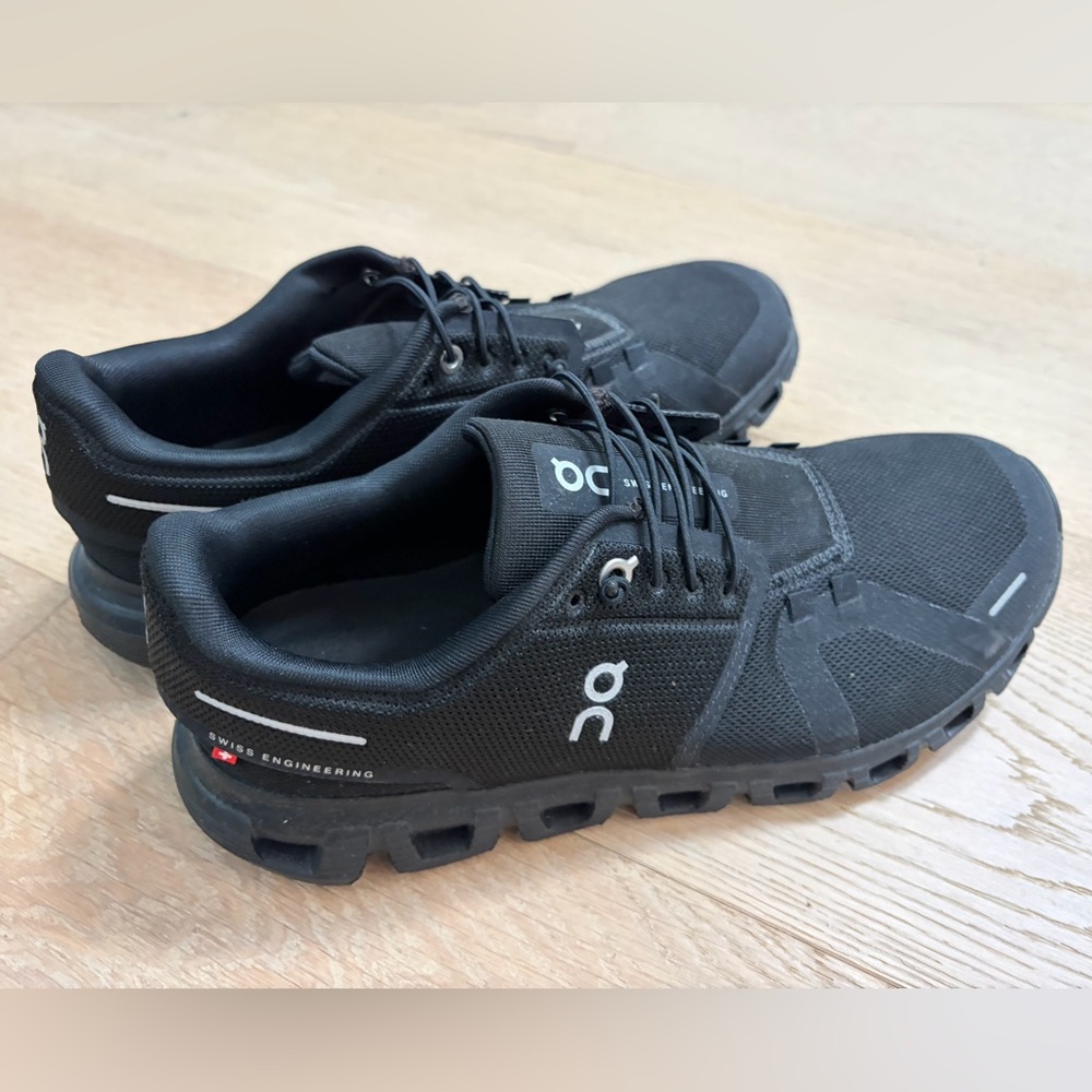 On Running Cloud Women's Athletic Shoes - Black - Picture 2 of 7